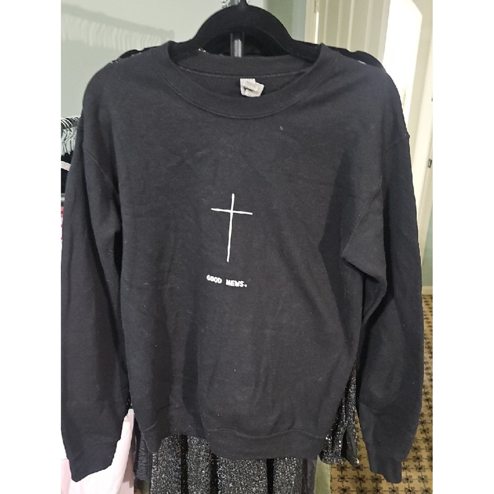 Gildan Good News Cross Graphic Crewneck Sweatshirt Black Small